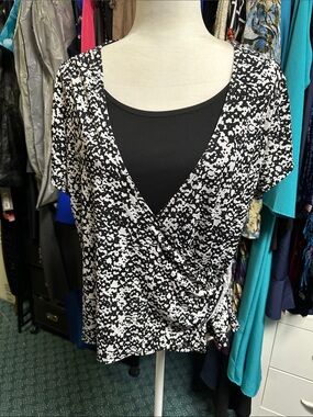 Kim Rogers Black & White Wrap-Style Short Sleeve Blouse